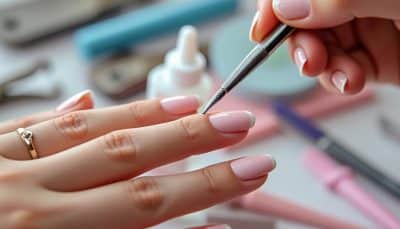 découvrez cette méthode rapide et efficace pour réparer un ongle cassé en seulement 2 minutes. parfaite pour les imprévus, cette technique vous permet de retrouver des ongles impeccables en un rien de temps. ne laissez plus les accidents gâcher votre beauté !